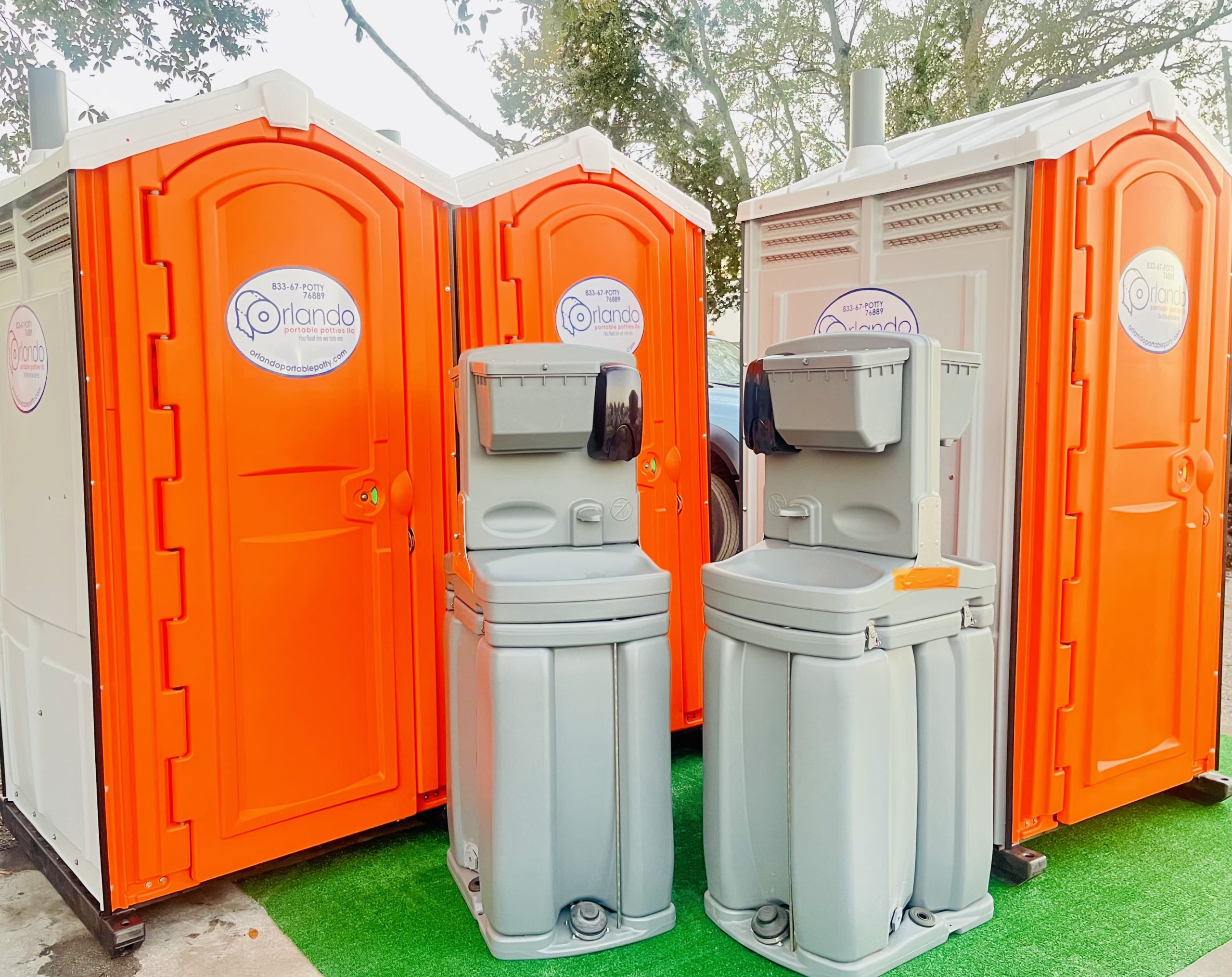When you choose Orlando Portable Potties rentals you’r choosing to work with local, small, family owned business.